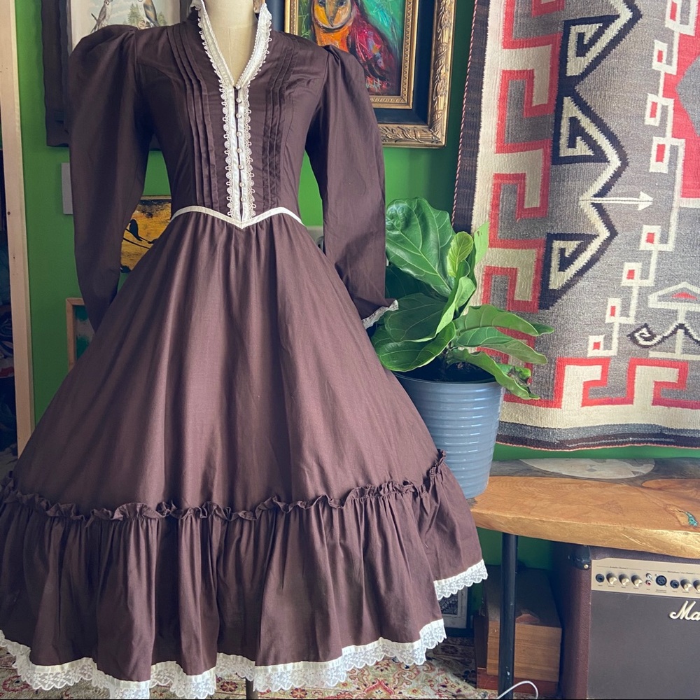 Like New vintage Gunne Sax brown prairie dress
